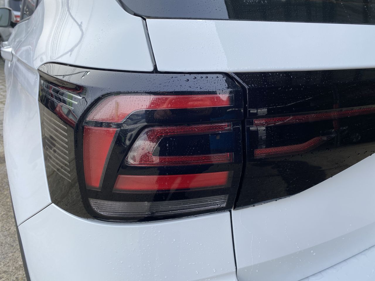 VOLKSWAGEN - 20