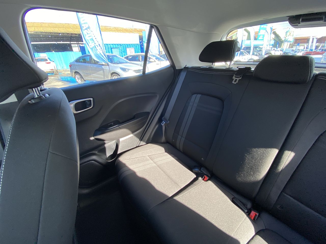 HYUNDAI - 12