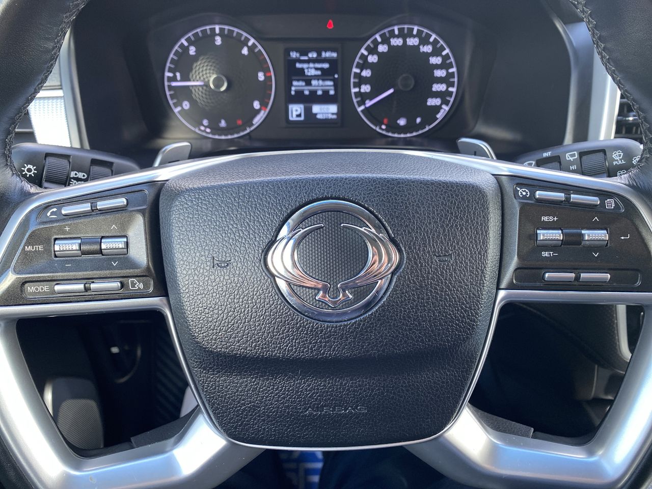 SSANGYONG - 26