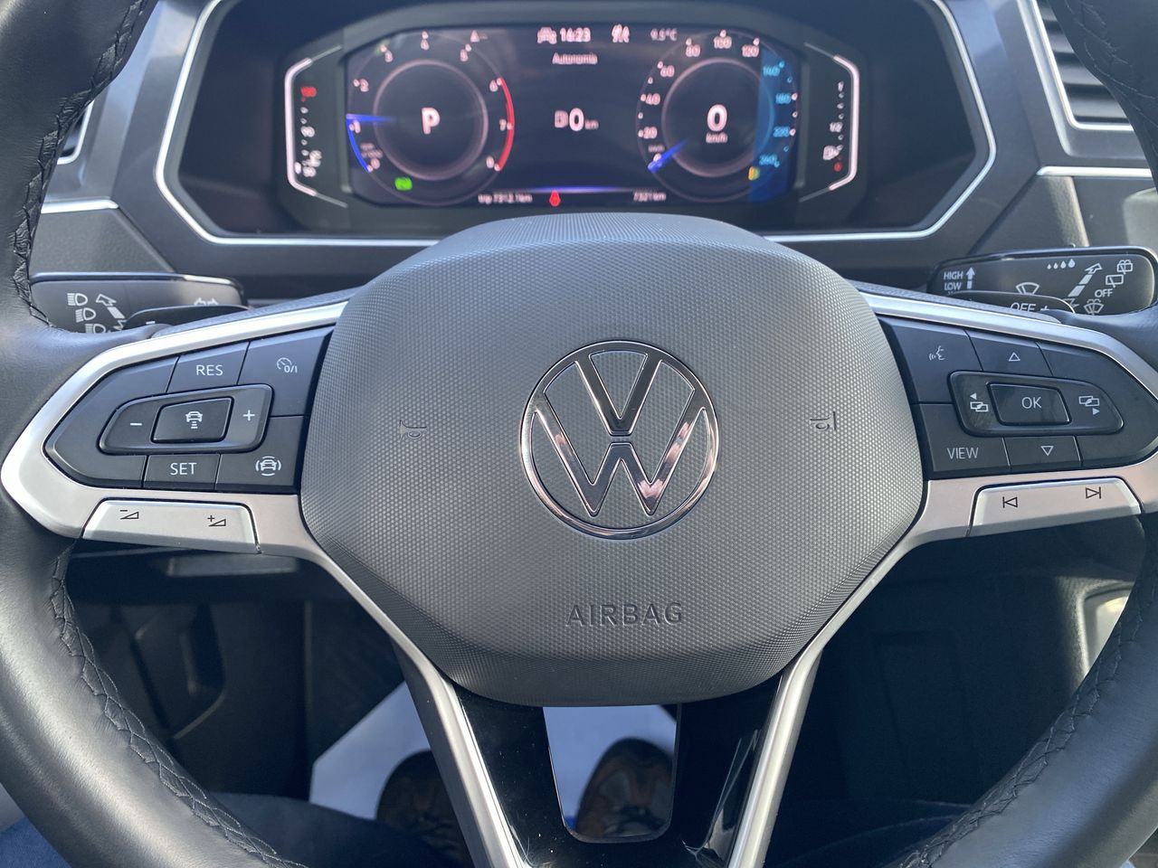 VOLKSWAGEN - 26
