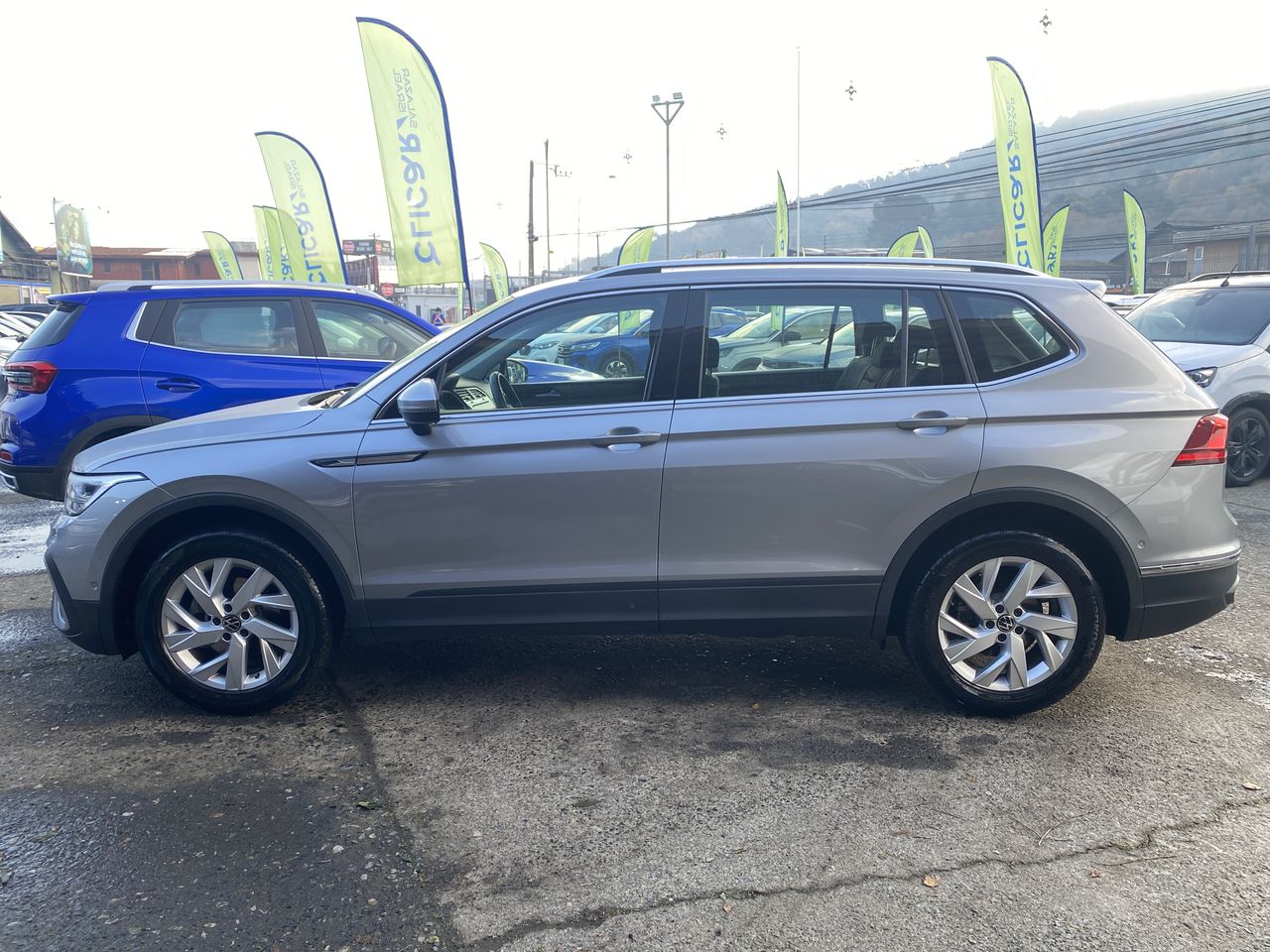 VOLKSWAGEN - 4