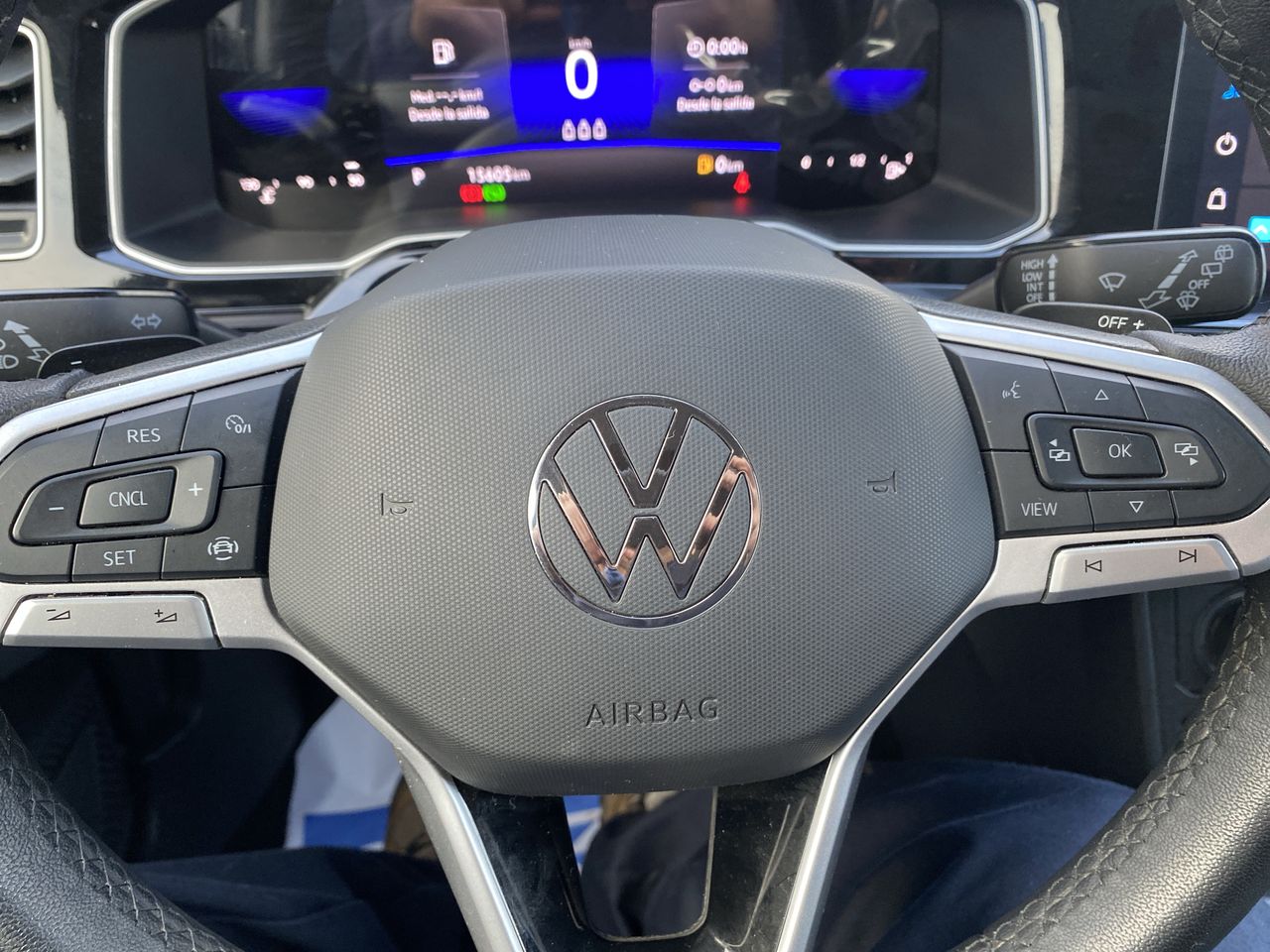 VOLKSWAGEN - 26