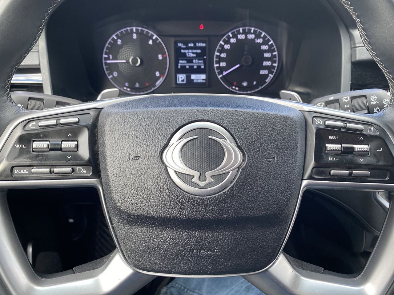 SSANGYONG - 26