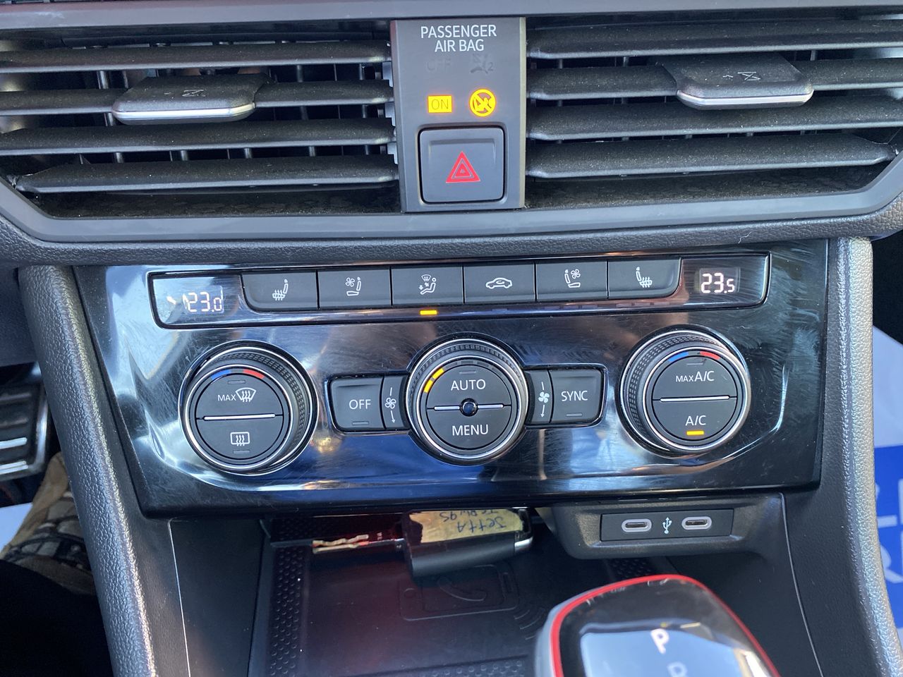 VOLKSWAGEN - 31