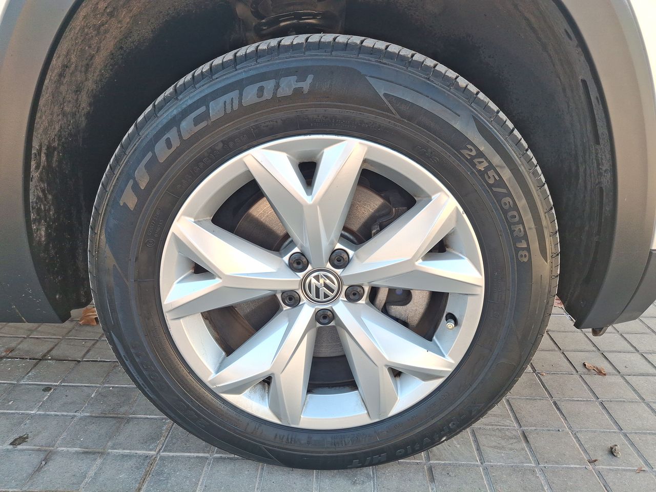 VOLKSWAGEN - 17