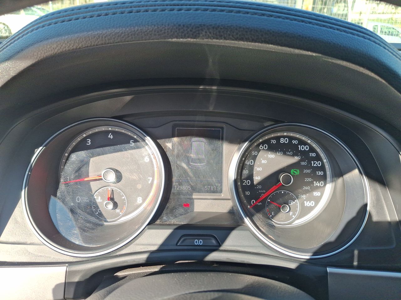 VOLKSWAGEN - 27