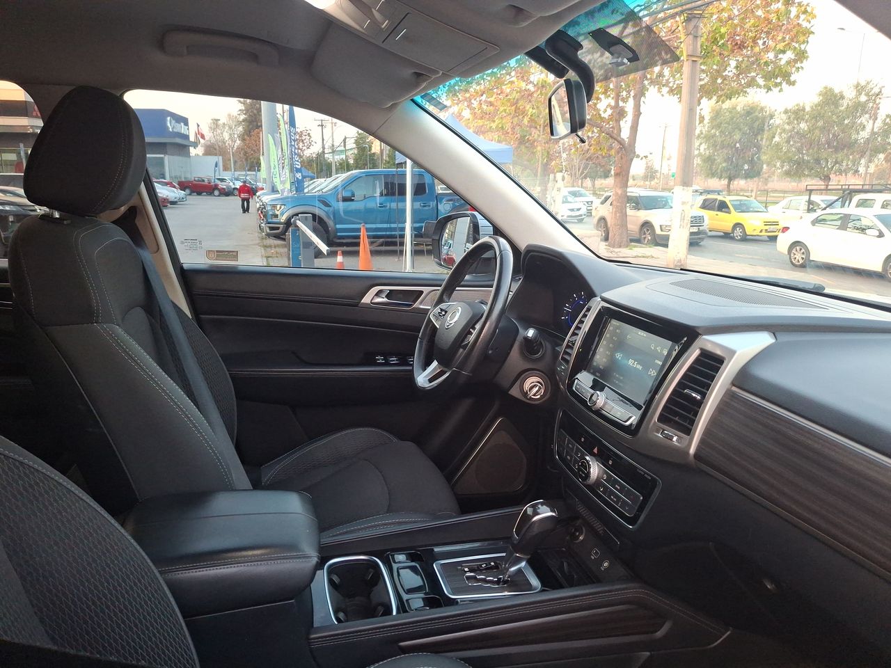 SSANGYONG - 16