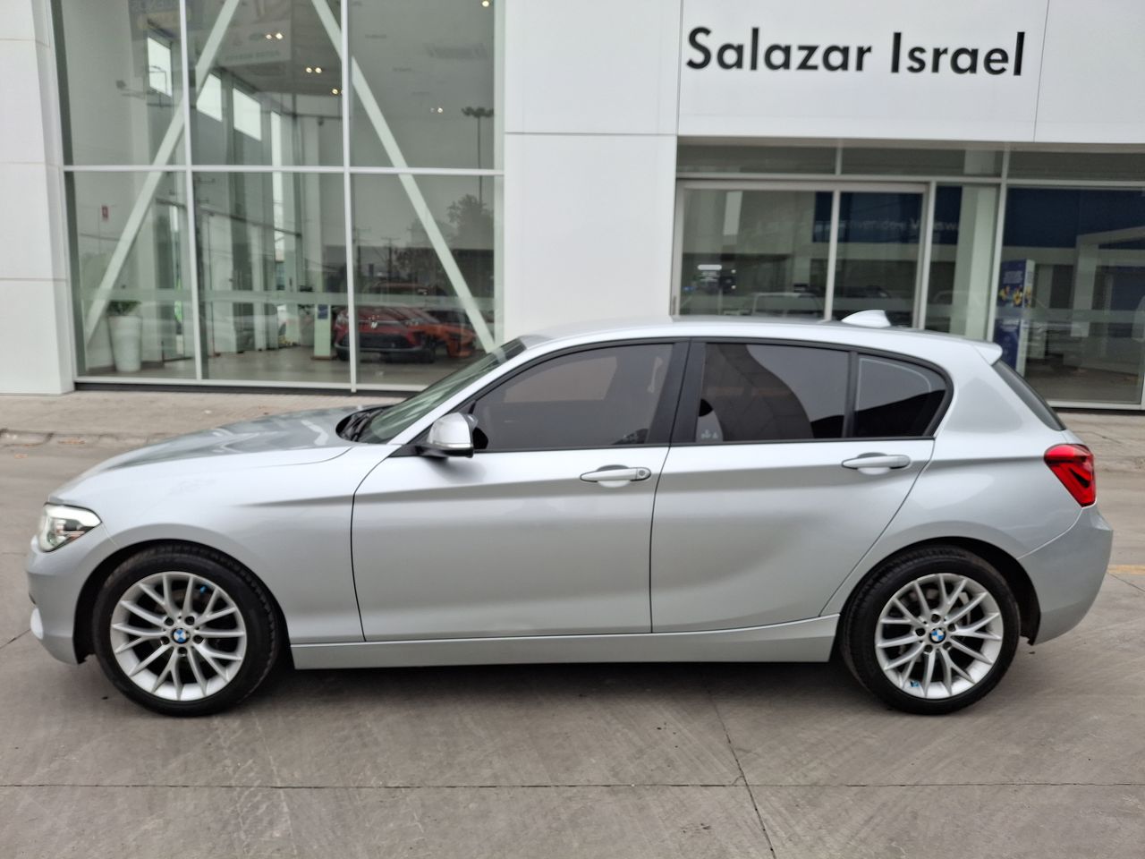 BMW - 4