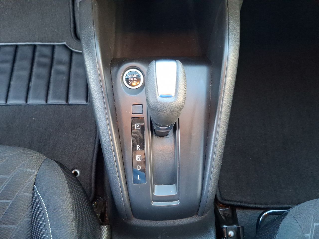 NISSAN - 30