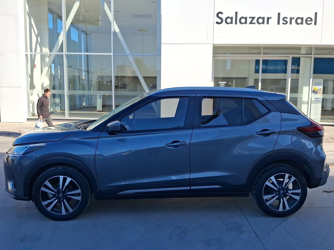 NISSAN - 4