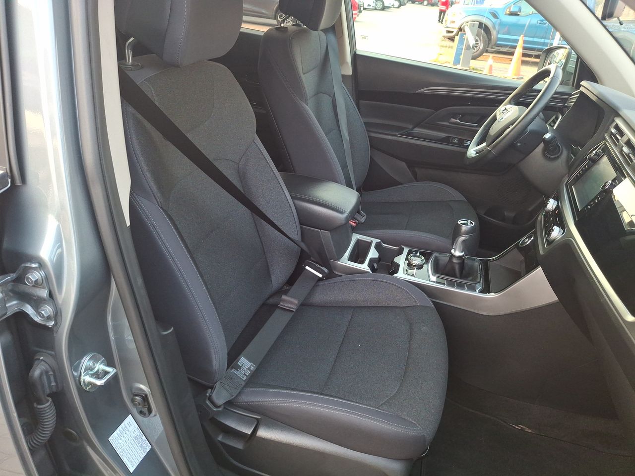 SSANGYONG - 32