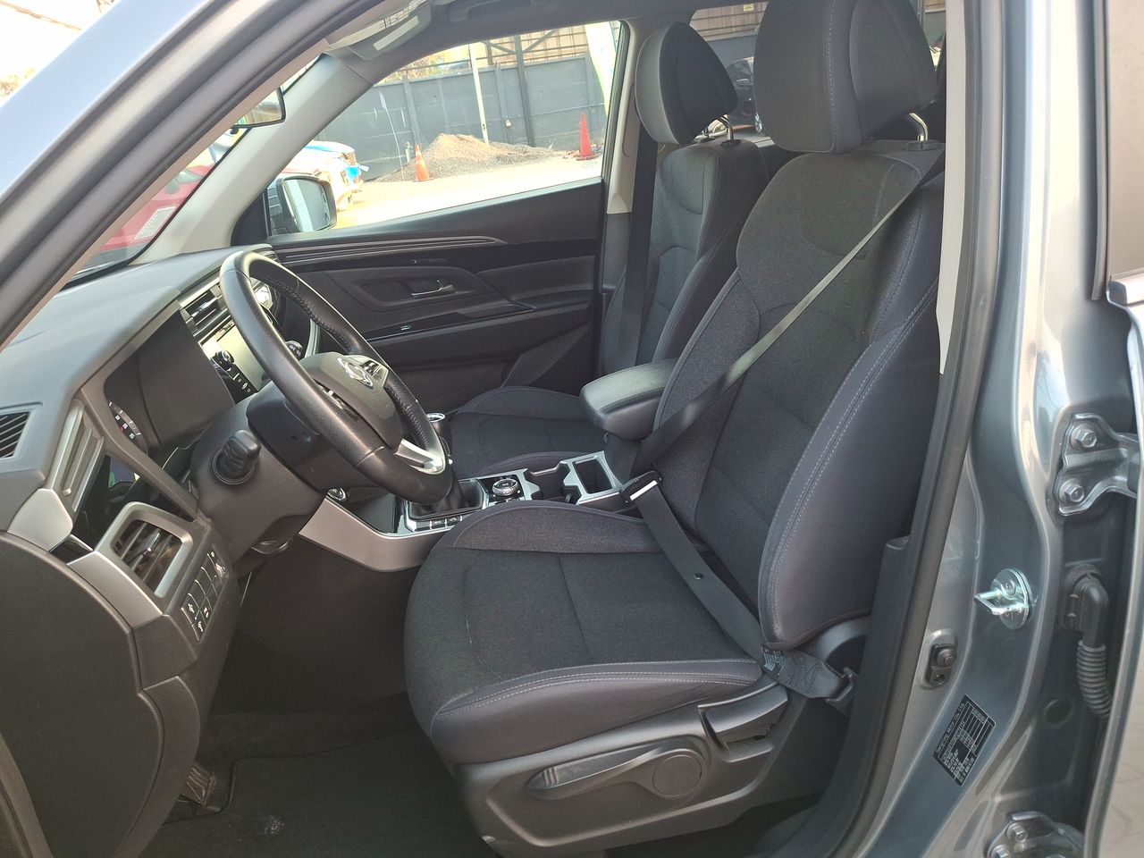 SSANGYONG - 23