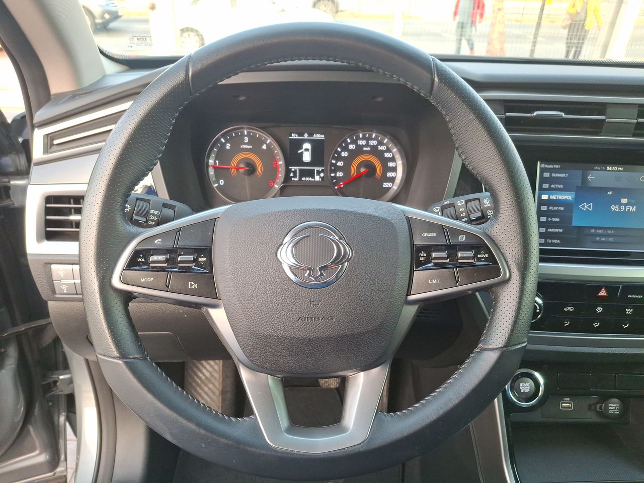 SSANGYONG - 24