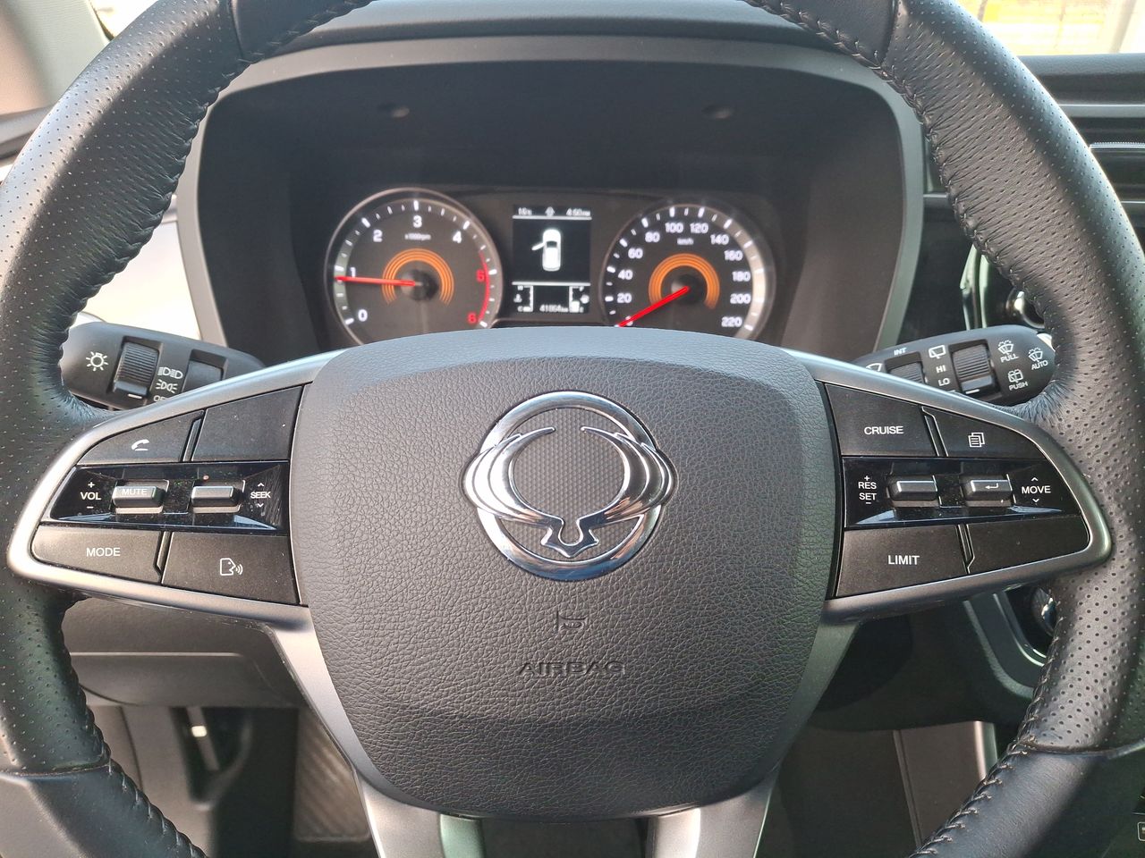 SSANGYONG - 25