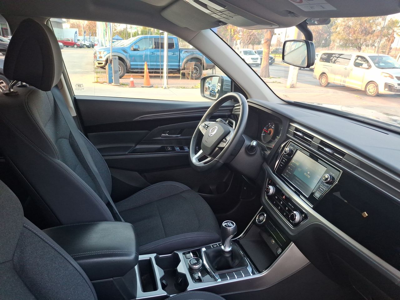 SSANGYONG - 16