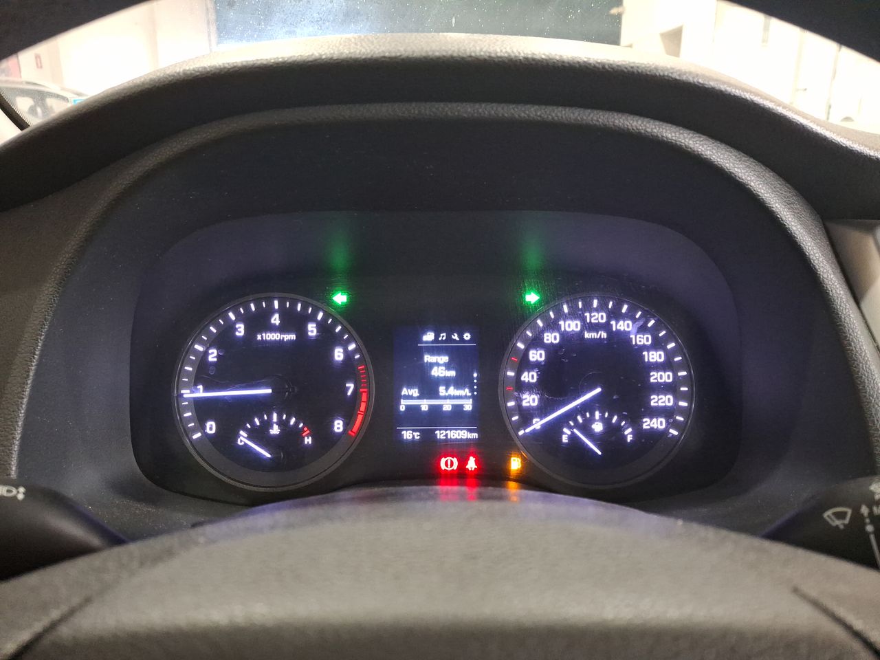 HYUNDAI - 24