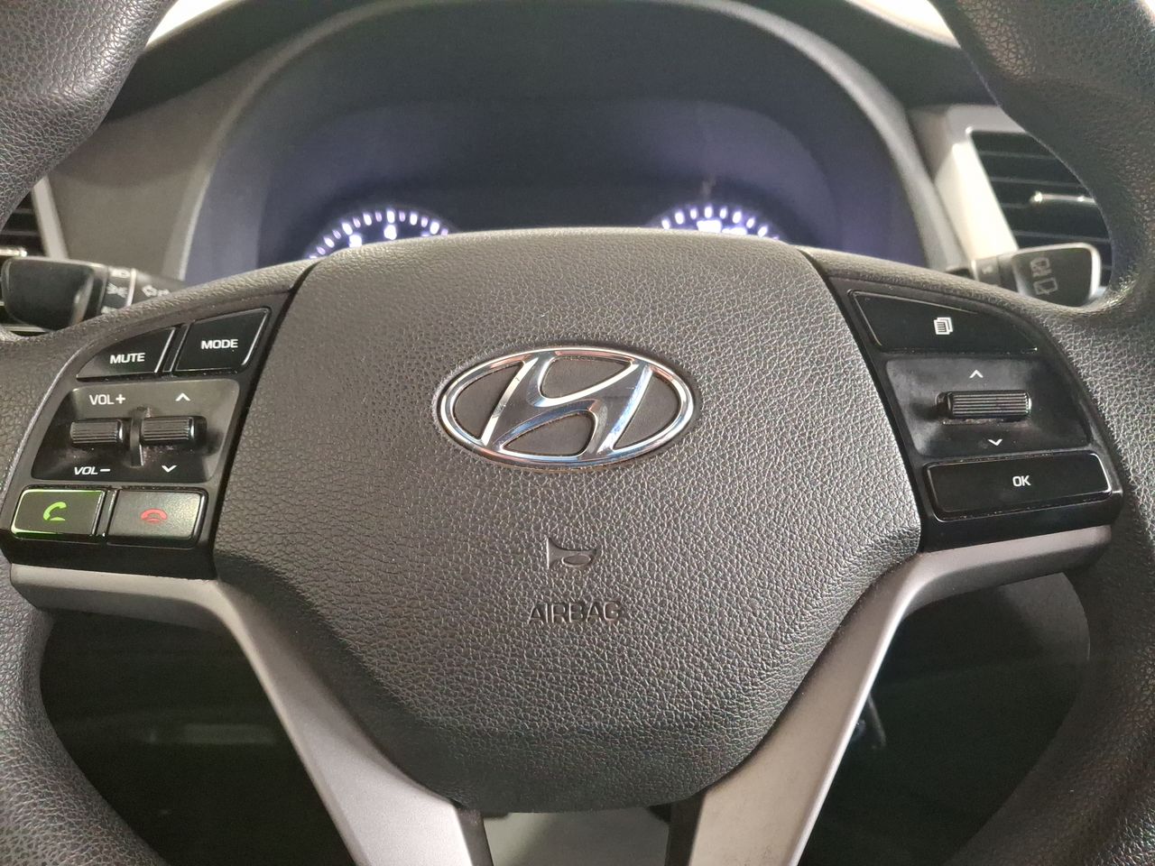 HYUNDAI - 23