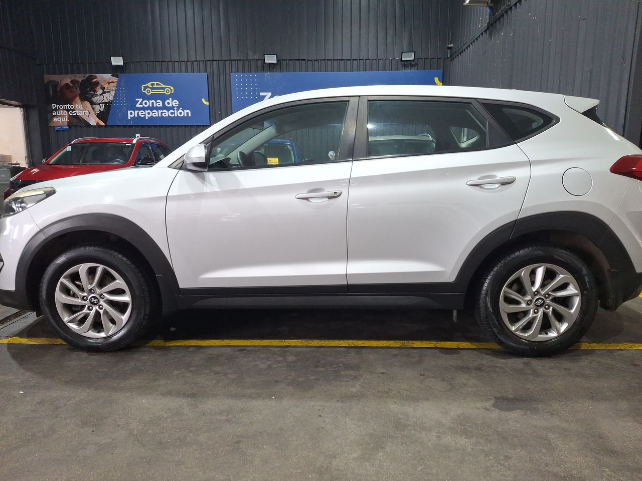 HYUNDAI - 4