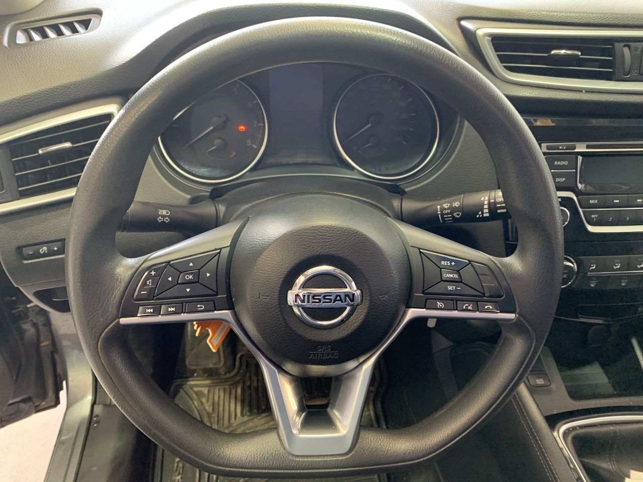 NISSAN - 24