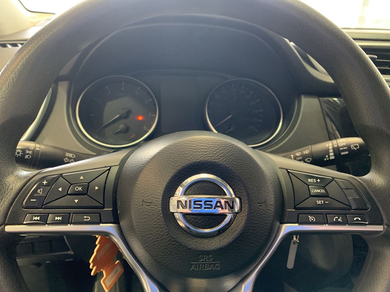 NISSAN - 25