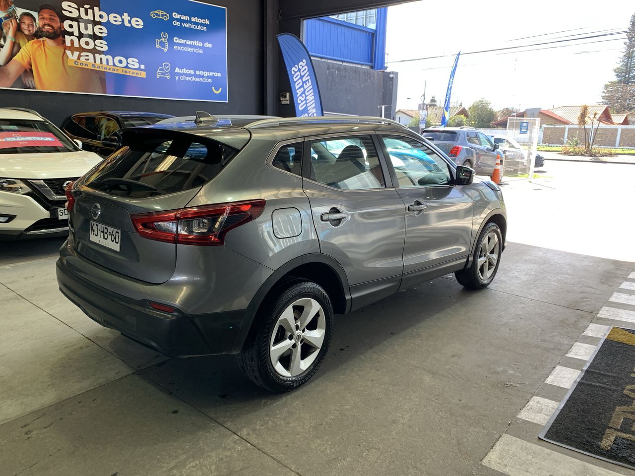 NISSAN - 2