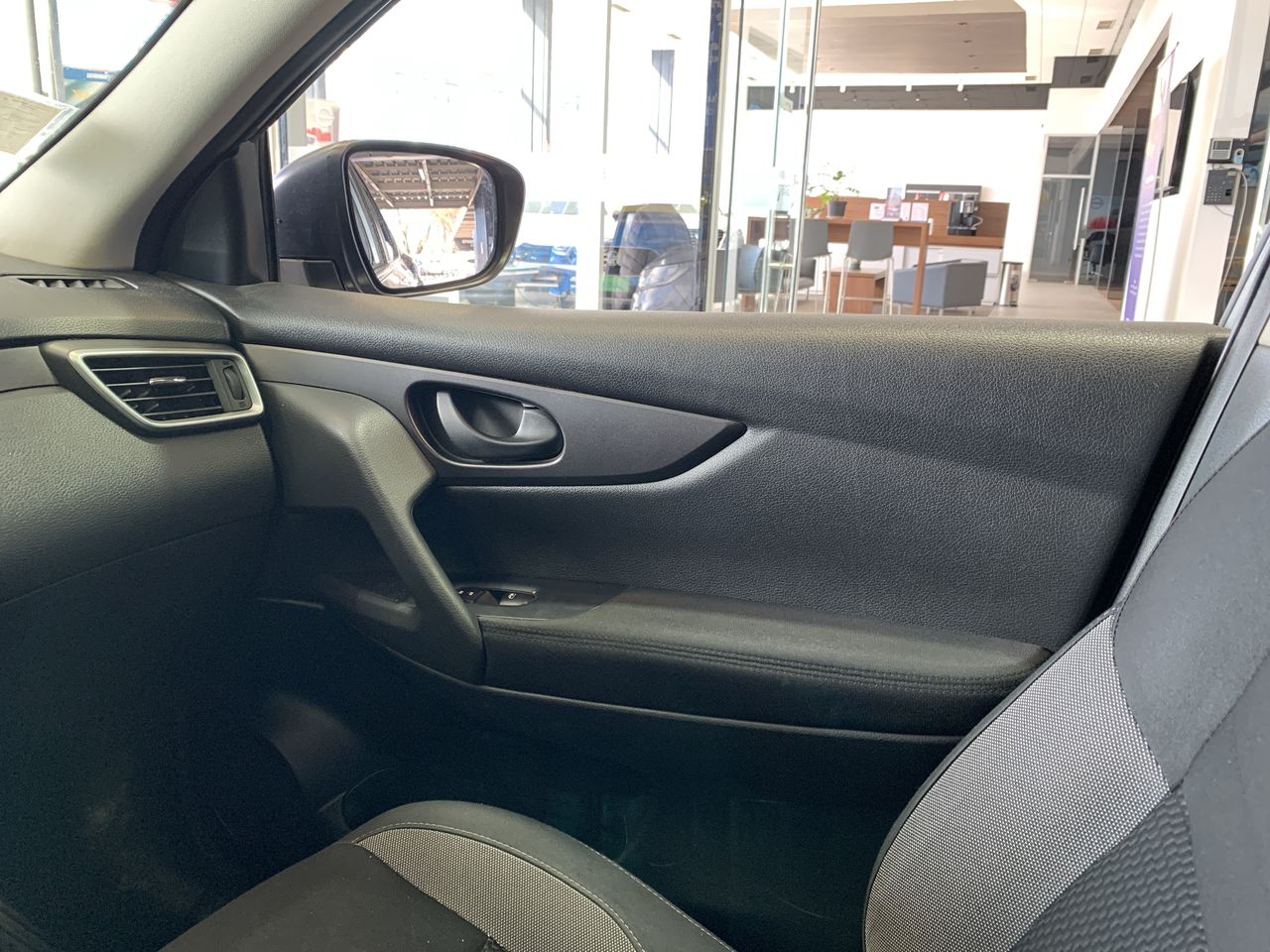 NISSAN - 9