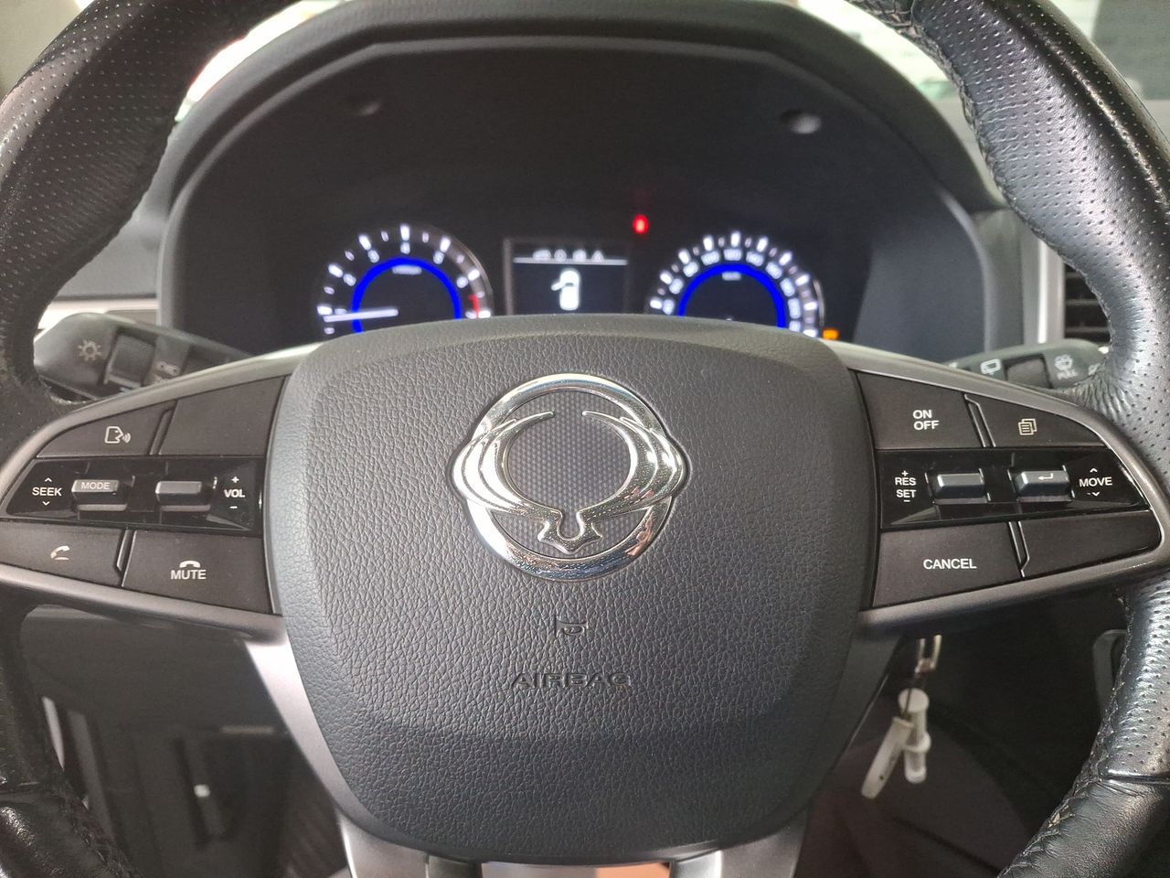 SSANGYONG - 23