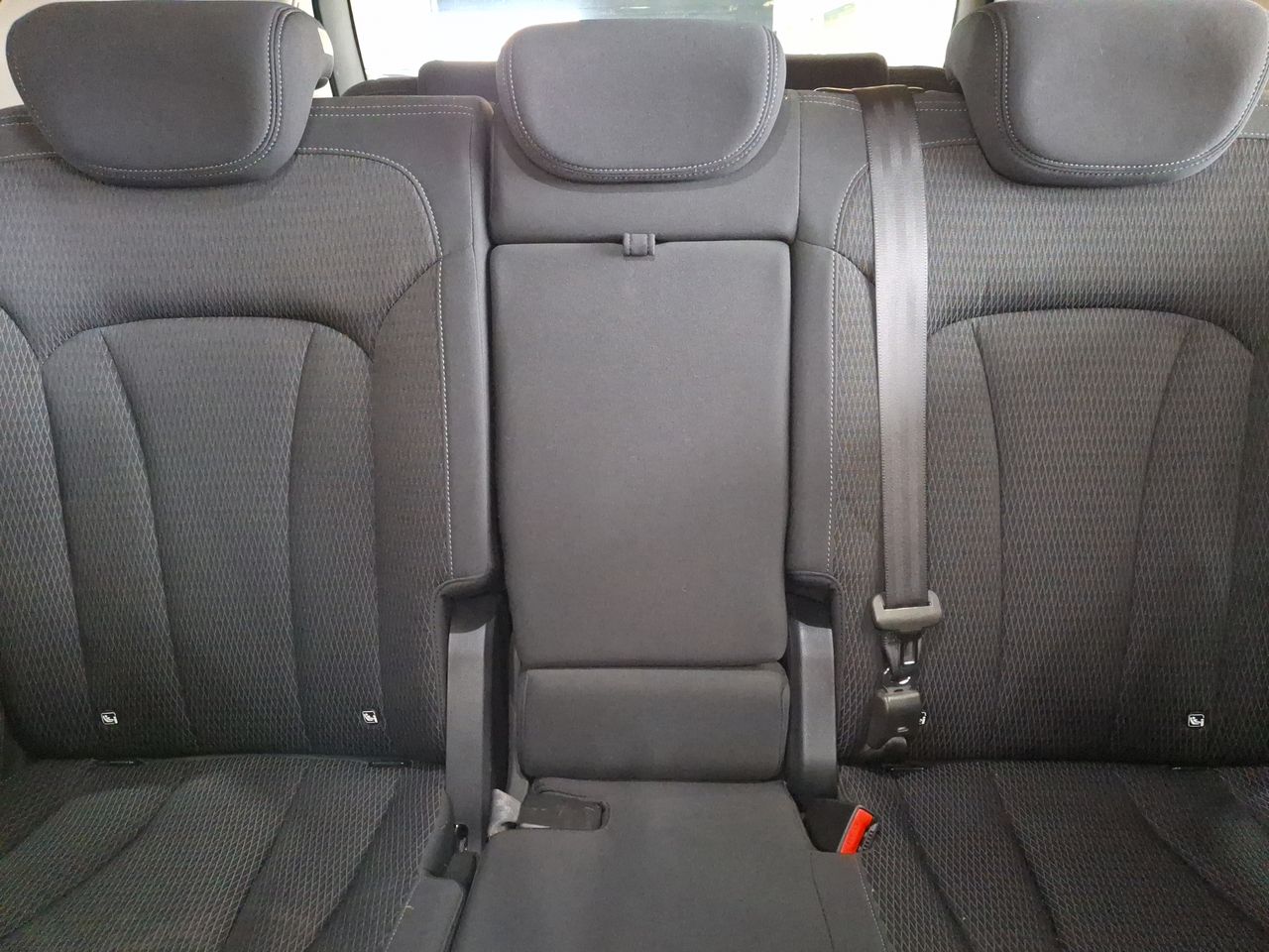 SSANGYONG - 12