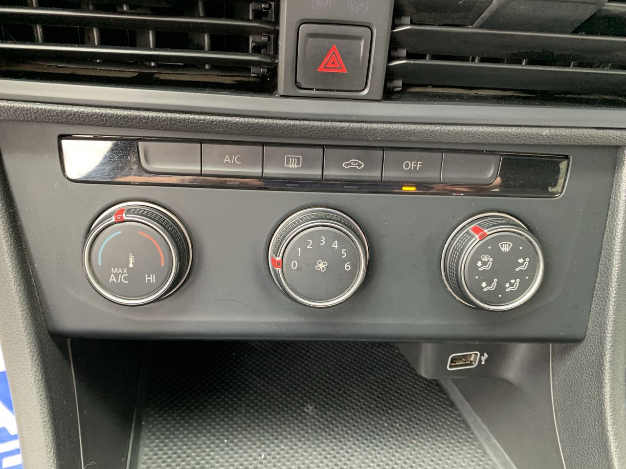 VOLKSWAGEN - 28