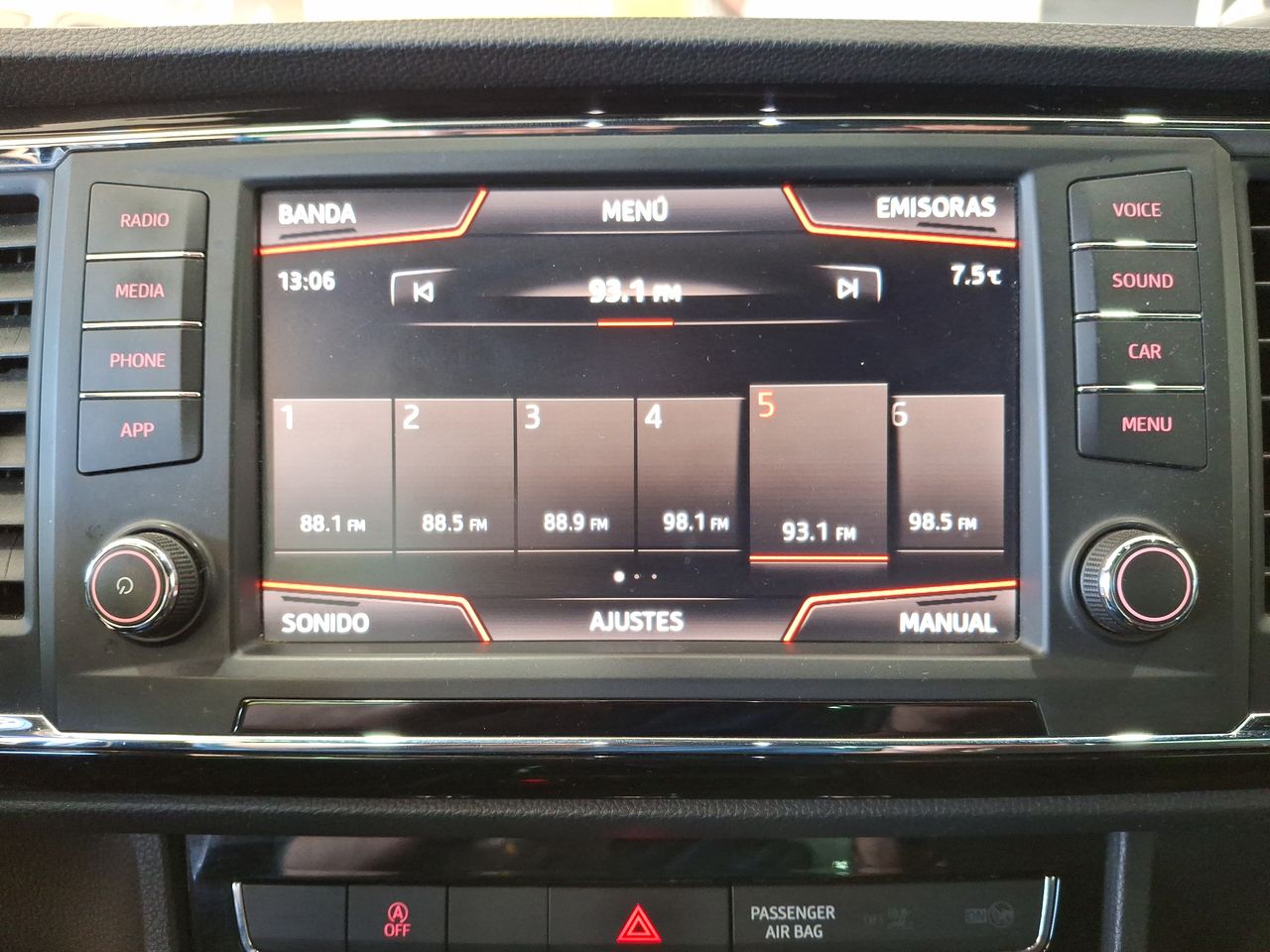 SEAT - 25