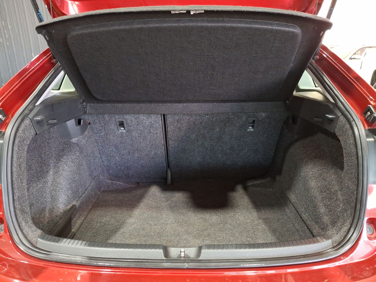 VOLKSWAGEN - 18