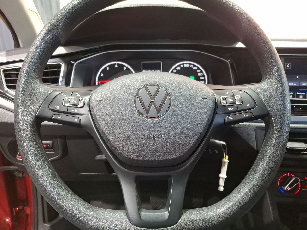 VOLKSWAGEN - 21