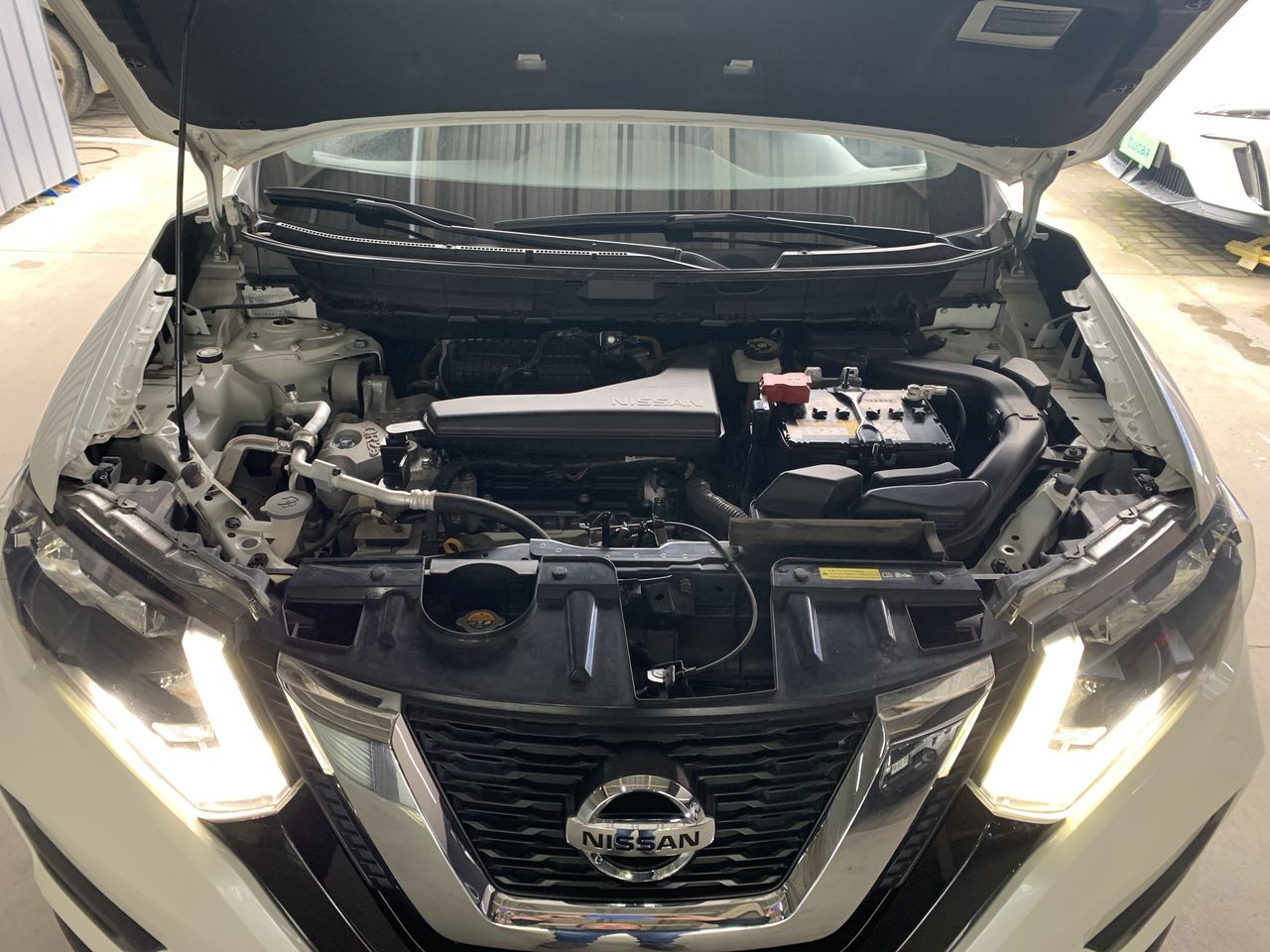 NISSAN - 18