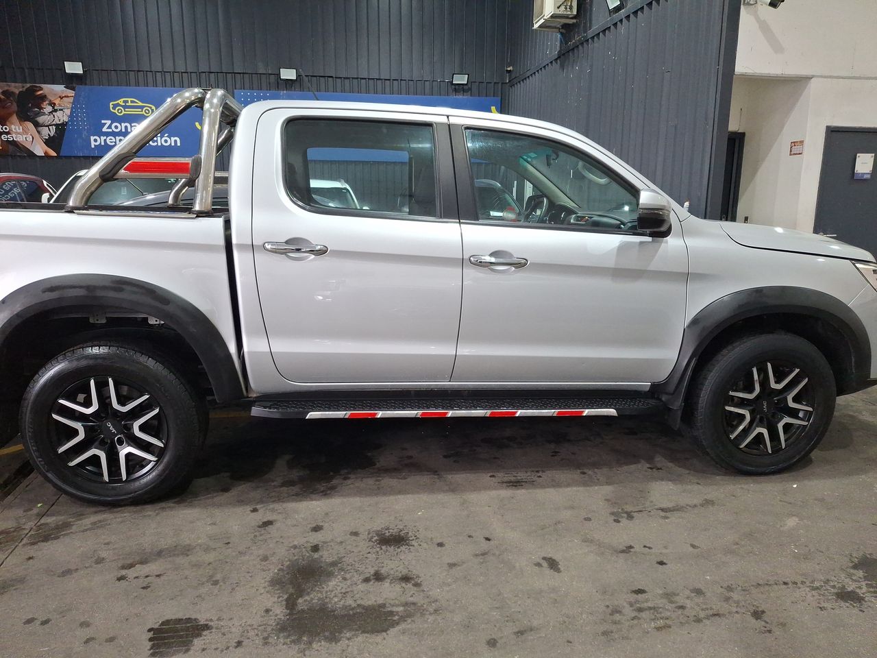 JAC - 8
