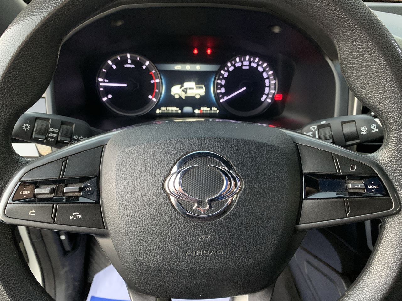 SSANGYONG - 26