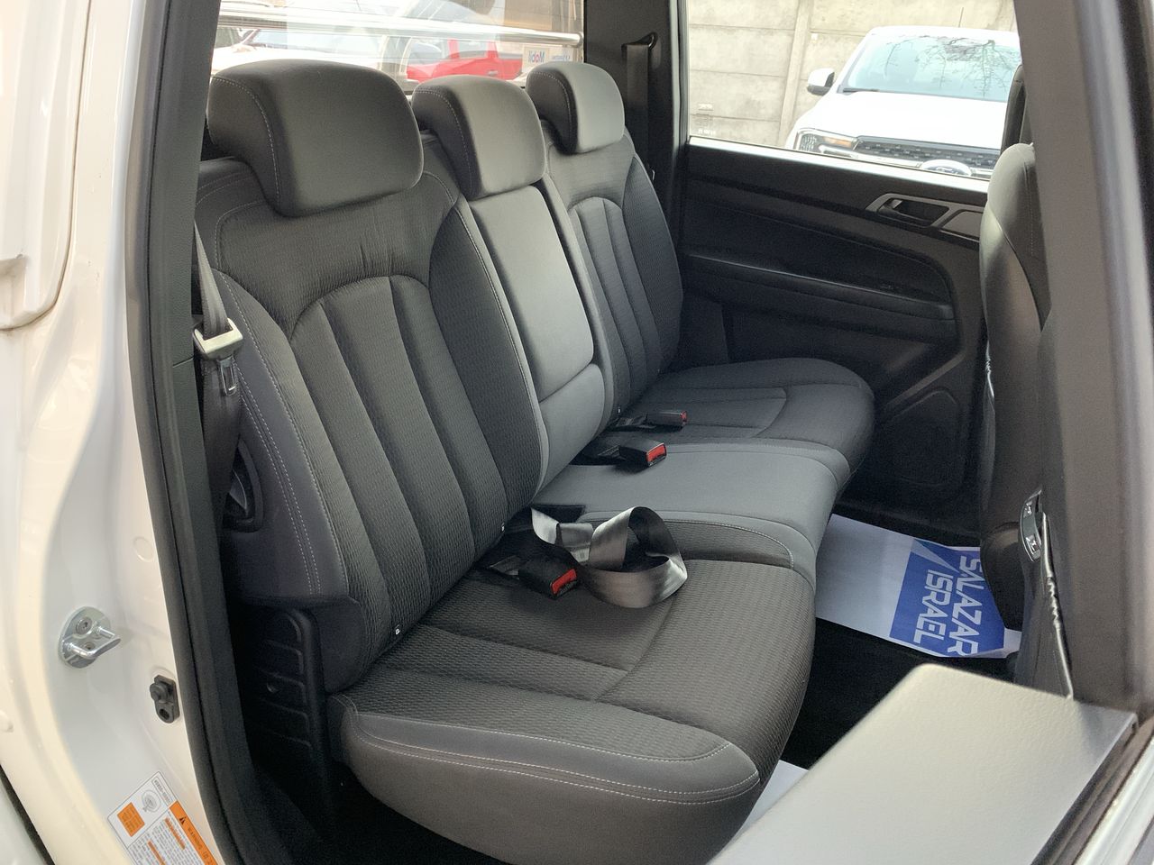 SSANGYONG - 33