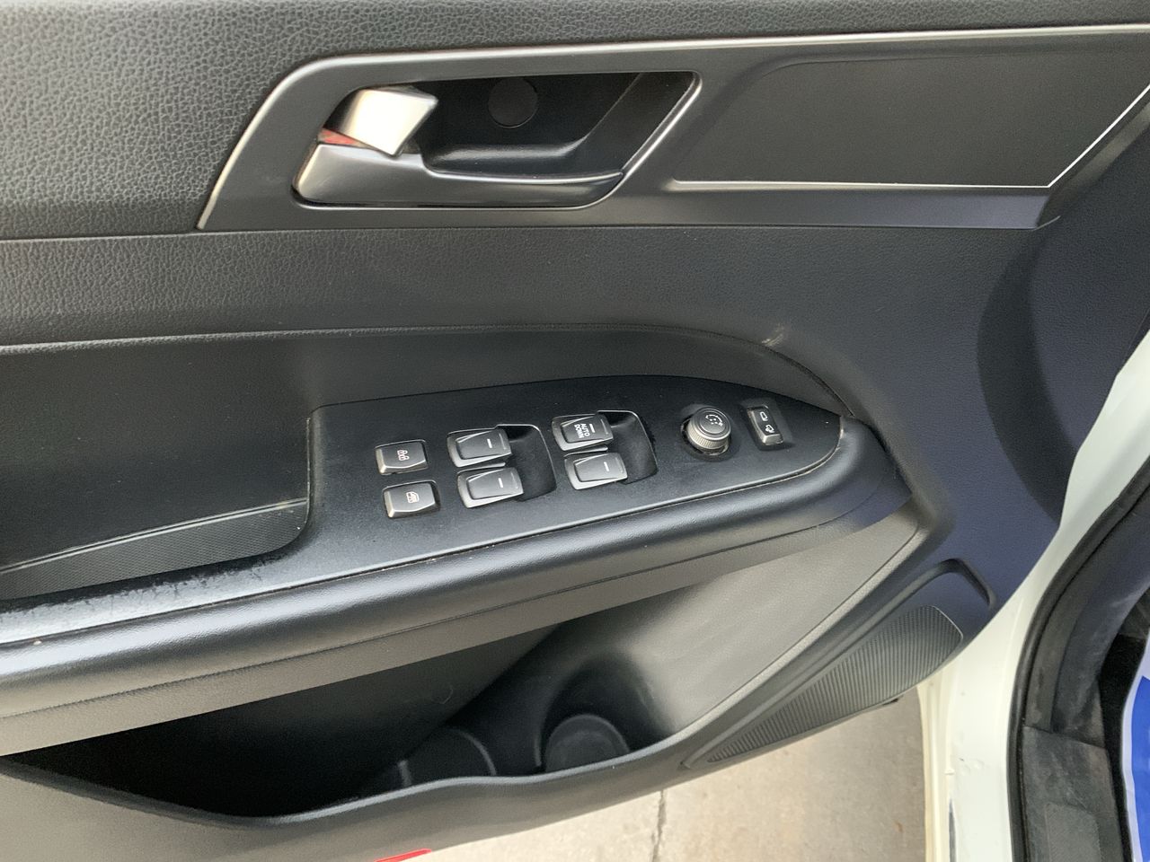 SSANGYONG - 23