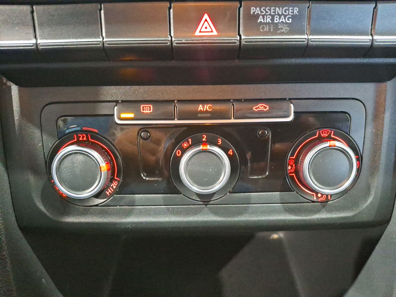 VOLKSWAGEN - 25