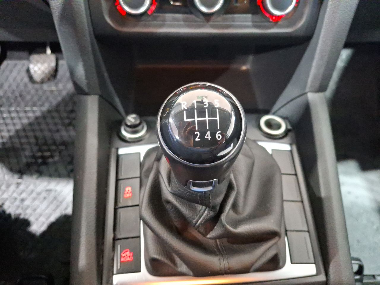 VOLKSWAGEN - 26
