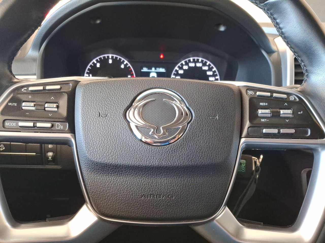 SSANGYONG - 23
