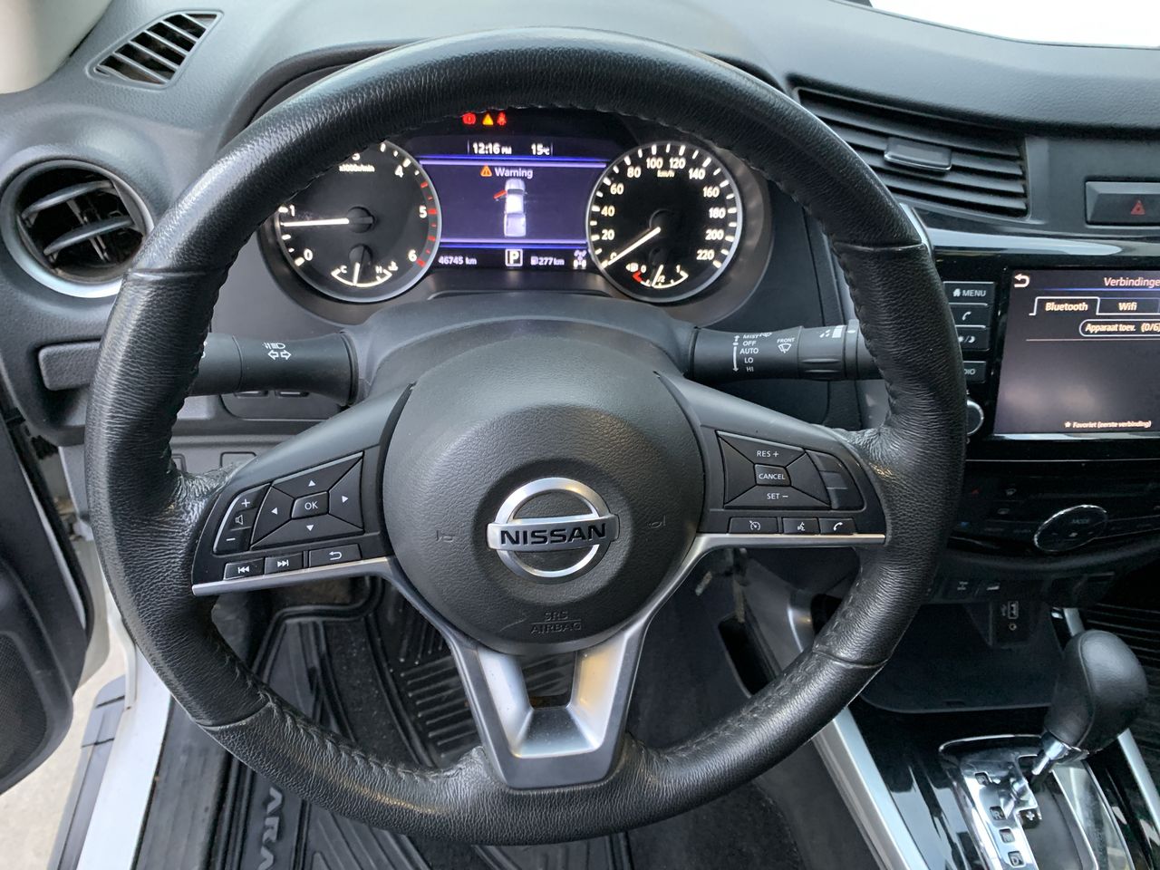 NISSAN - 25