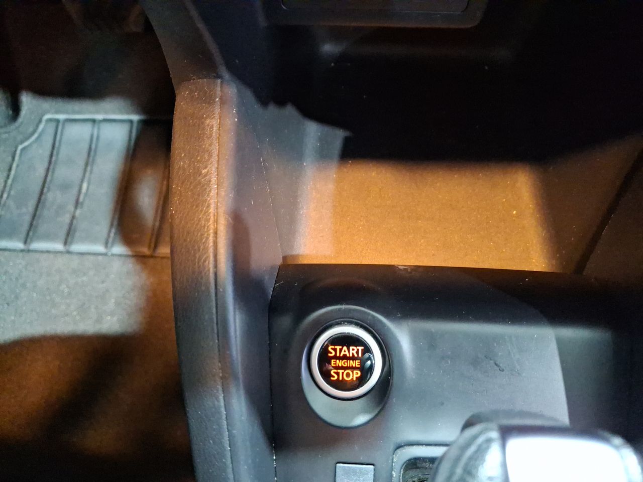 NISSAN - 32