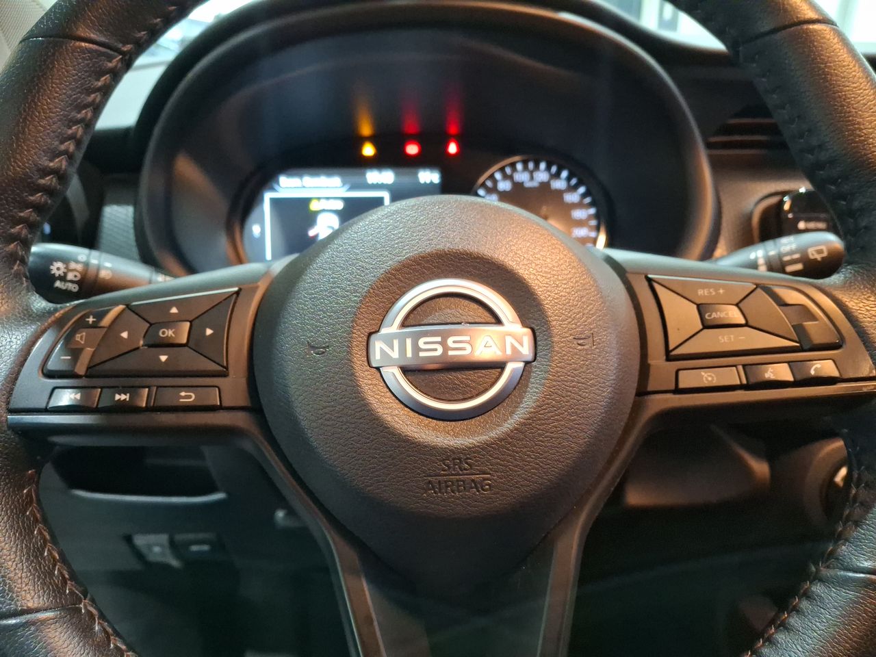 NISSAN - 23
