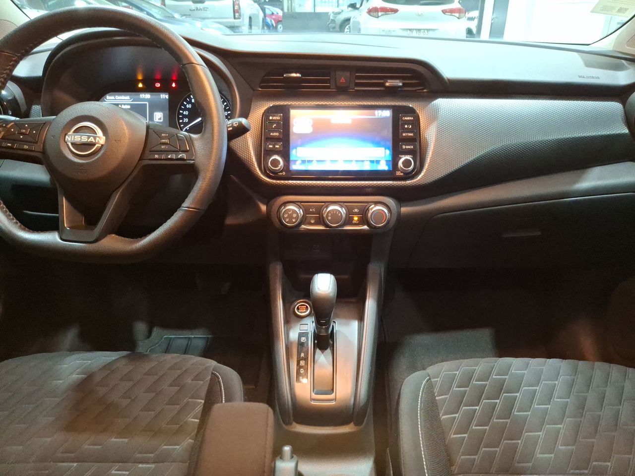 NISSAN - 9