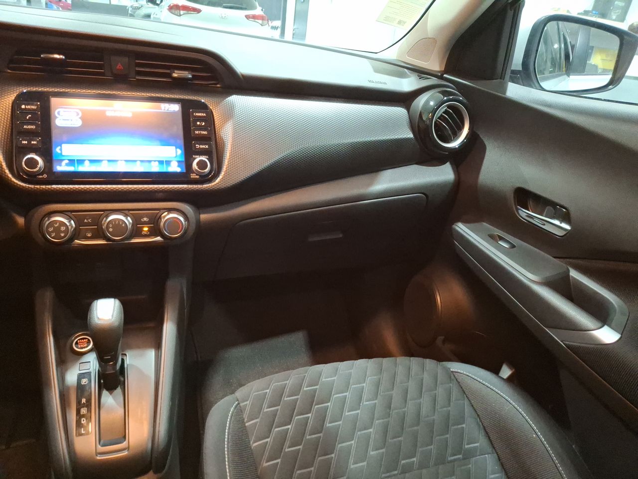 NISSAN - 10