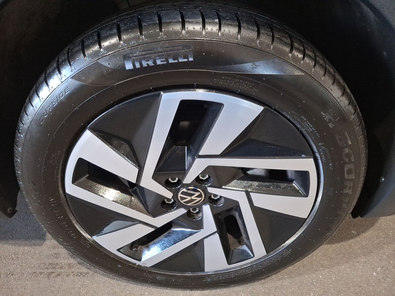 VOLKSWAGEN - 15