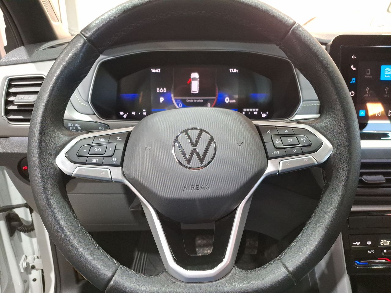 VOLKSWAGEN - 21