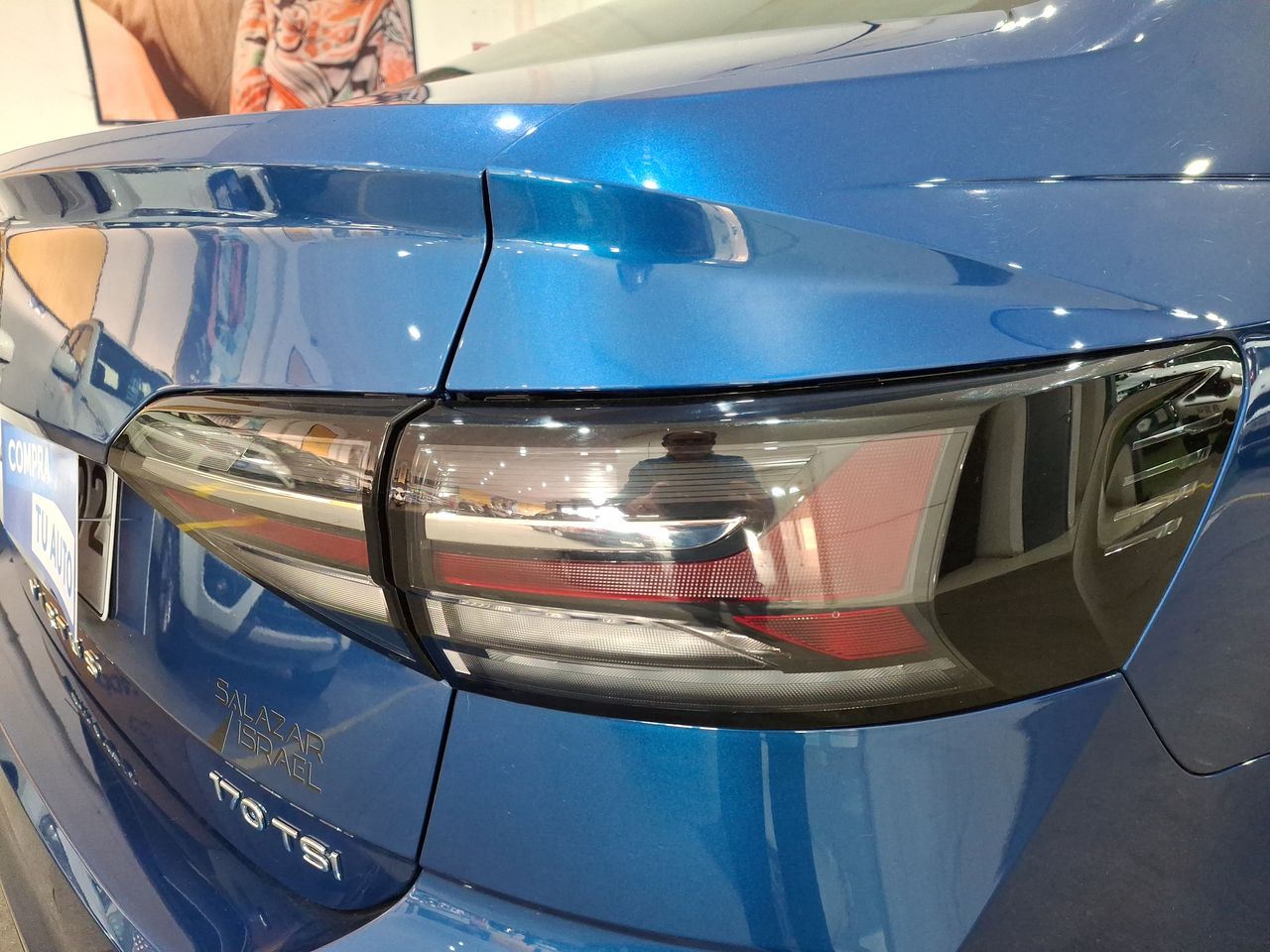VOLKSWAGEN - 18
