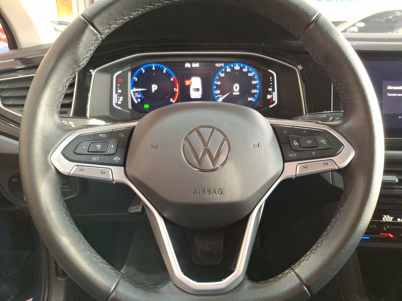 VOLKSWAGEN - 22