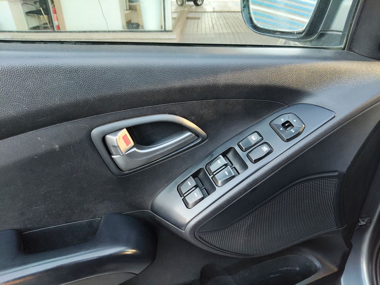 HYUNDAI - 23